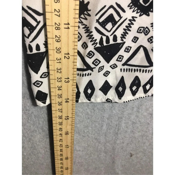 Womens Forever 21 Tank top Caged Back Detail Black and White Aztec Print - Picture 3 of 5